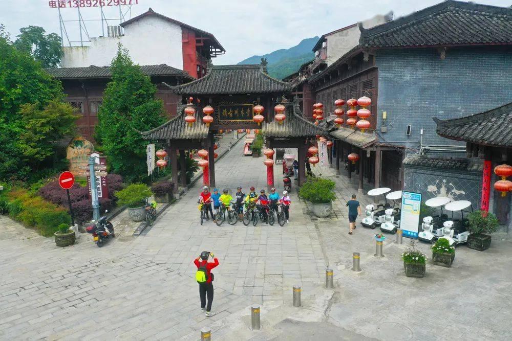 男子爱上相亲对象姐姐,姐姐年龄虽大,但很有韵味